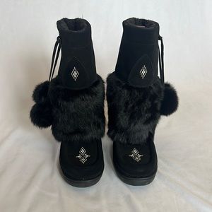 MANITOBAH MUKLUKS  FAUX FUR SNOWY OWL BOOT - W10 / M8 - NEW